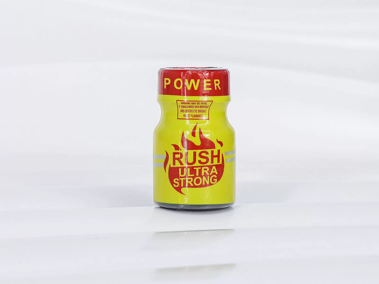 Chai h&iacute;t Rush Ultra Strong Yellow 10ml tăng cảm gi&aacute;c kho&aacute;i cảm