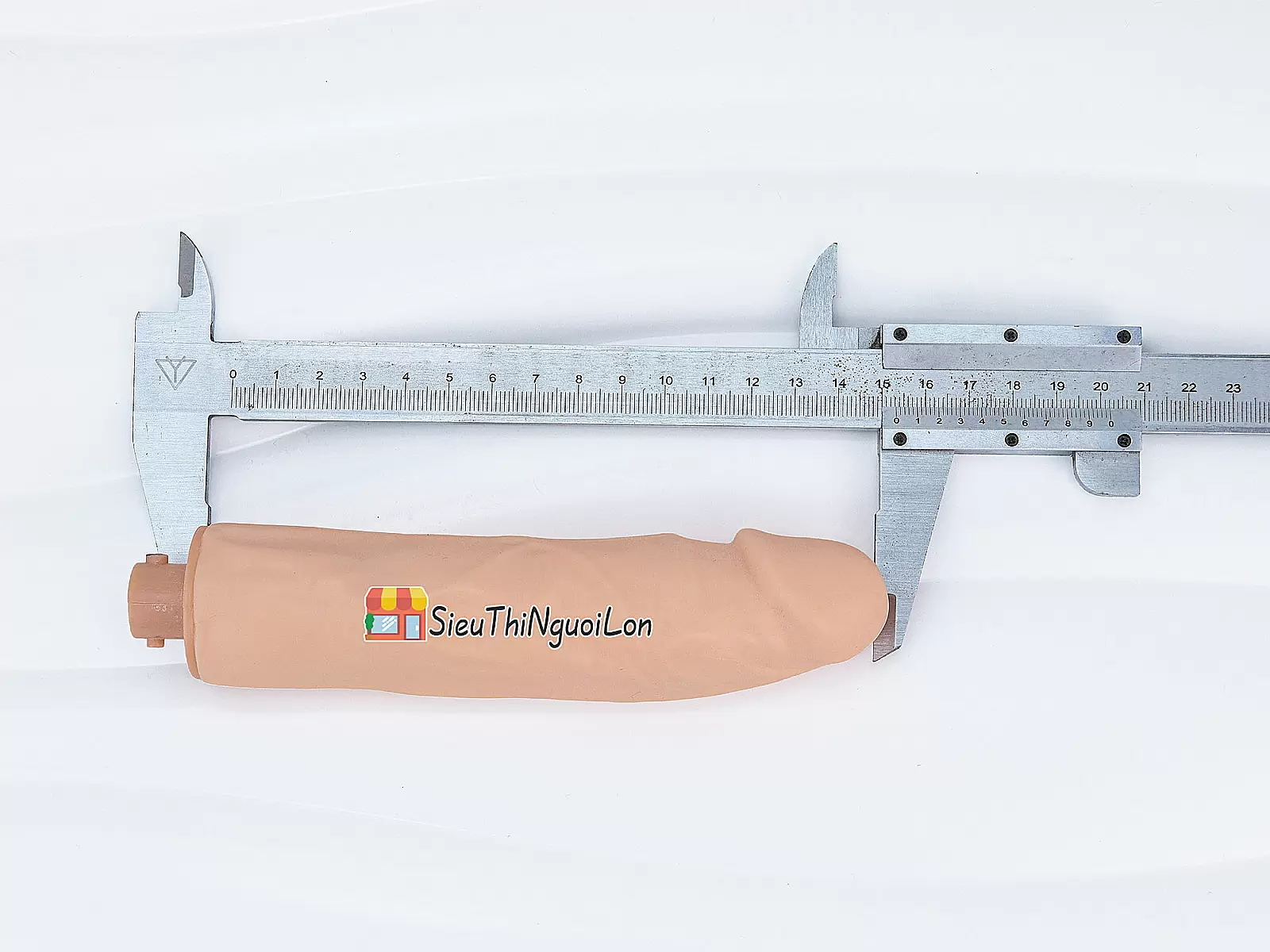 Dương vật giả Cyclone Fire có đế rung thụt điều khiển từ xa