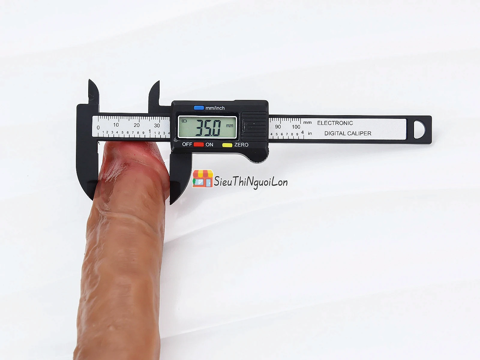 Dương vật giả có đế gân guốc mềm mại