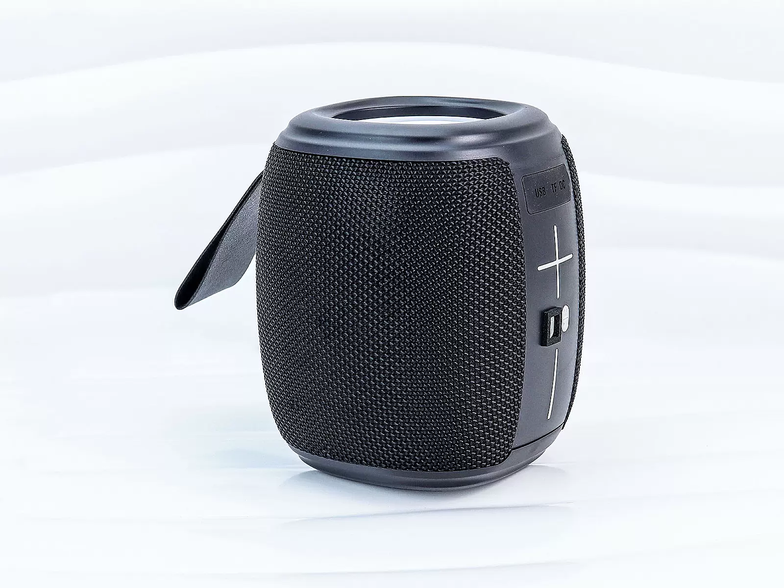 Loa Bluetooth V-805 âm thanh mạnh mẽ, LED đổi màu, chống nước IPX4