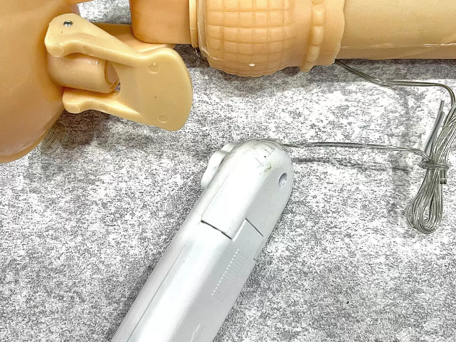 Thanh Lý - Dương vật giả có đế hoạt động bình thường, bị nứt điều khiển đã dán keo