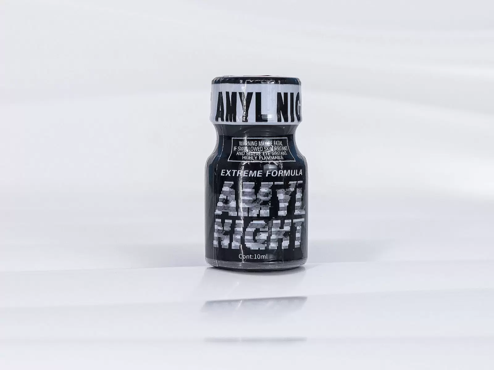 Chai h&iacute;t Amyl Night 10ml tăng cảm gi&aacute;c kho&aacute;i cảm