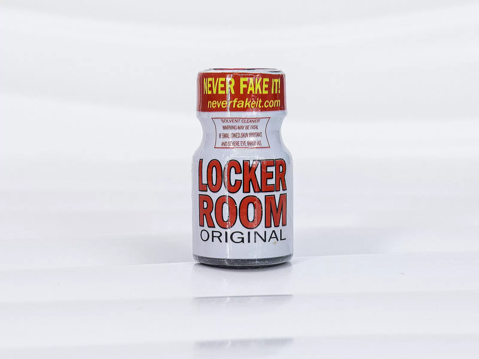 Chai h&iacute;t Locker Room k&iacute;ch th&iacute;ch tăng cảm gi&aacute;c hưng phấn