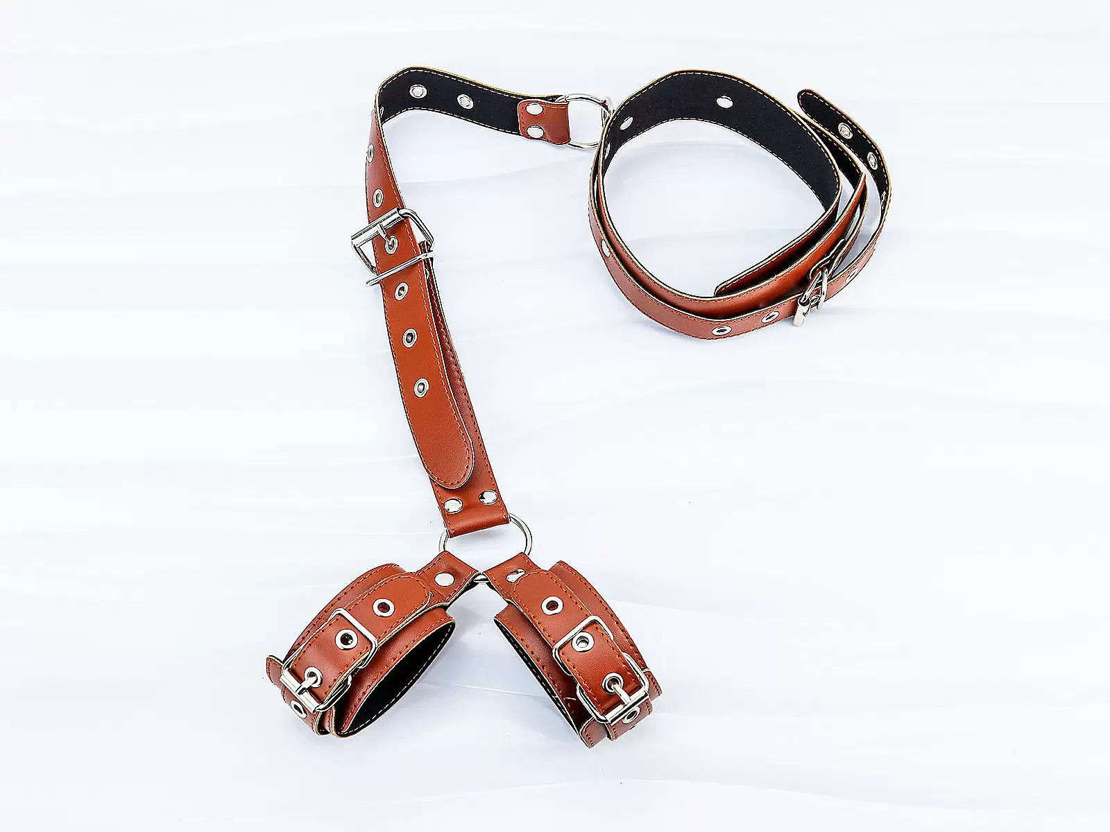 Đồ chơi bạo dâm khóa cổ còng tay da cao cấp