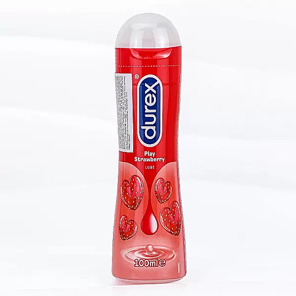Gel bôi trơn gốc nước DUREX Play Saucy Strawberry mang đến cảm giác trơn mượt tự nhiên