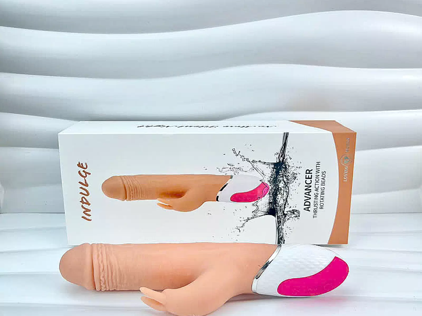 Thanh l&yacute; - Dương vật giả Indulge Advancer r&aacute;ch nhẹ tay cầm, hoạt động b&igrave;nh thường