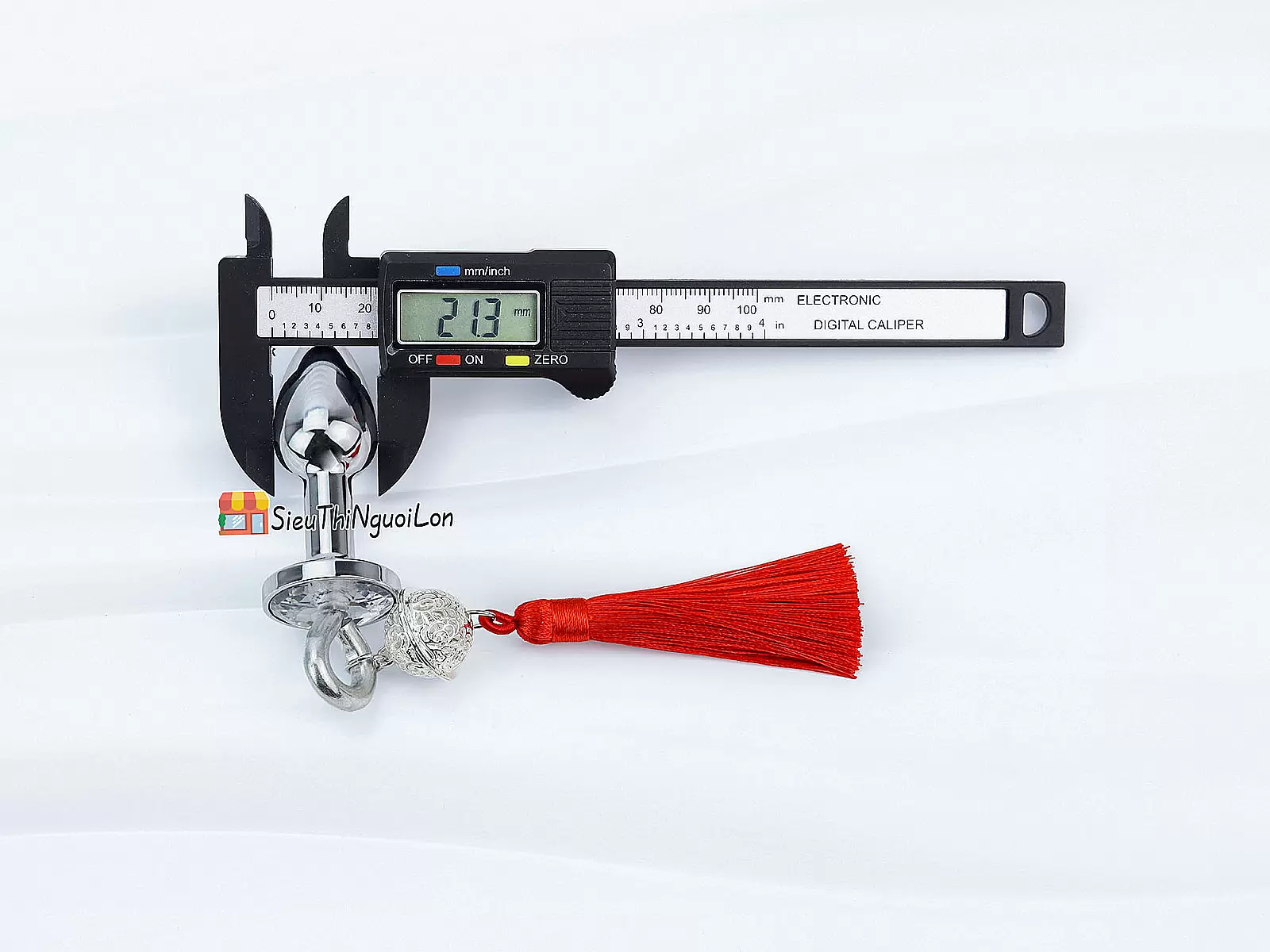 Đồ chơi kích hậu inox cao cấp kèm tua đỏ quyến rũ