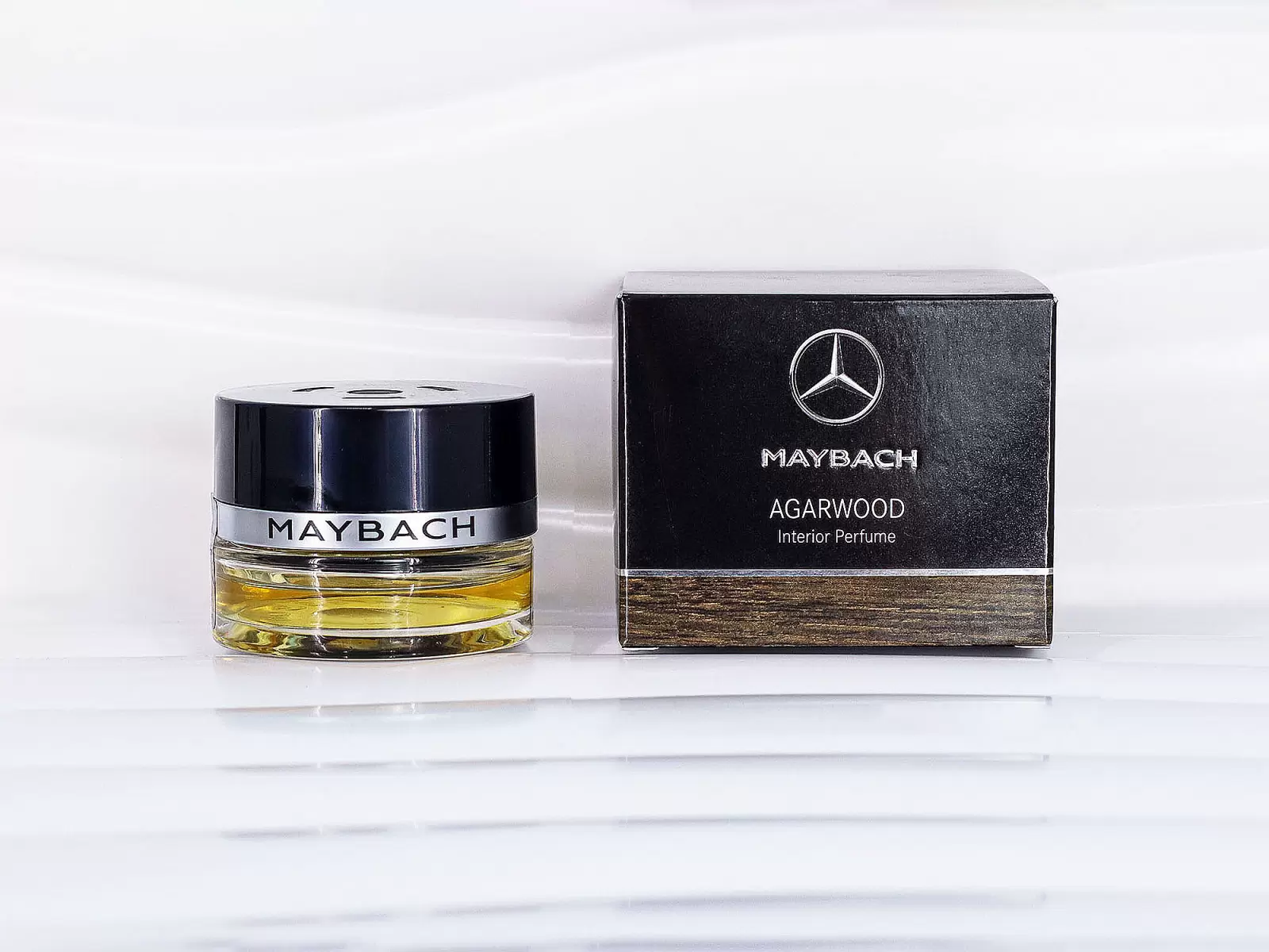 Nước hoa xe hơi Maybach Agarwood đẳng cấp m&ugrave;i hương cho nội thất xe sang