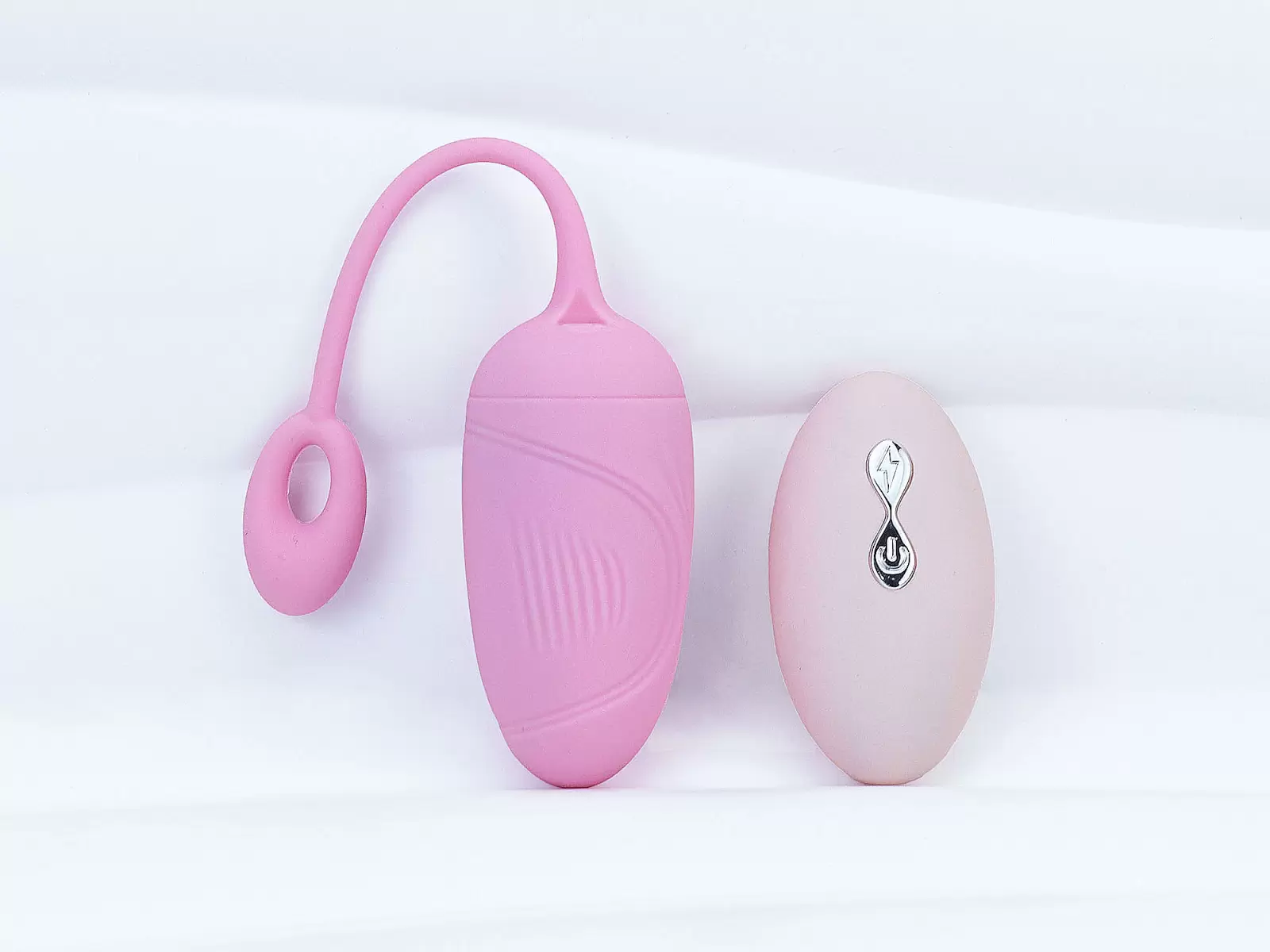 Trứng rung t&igrave;nh y&ecirc;u Small Fish k&egrave;m điều khiển
